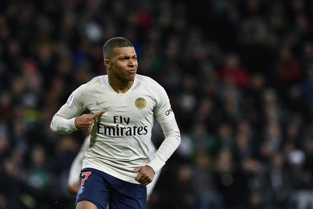   服务阵地前移 入境加速度——广州公安出入境深耕口岸签证优势，助力经济高质量发展